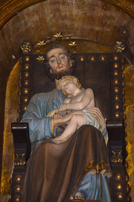 particolare_della_statua_di_san_giuseppe_con_bambino